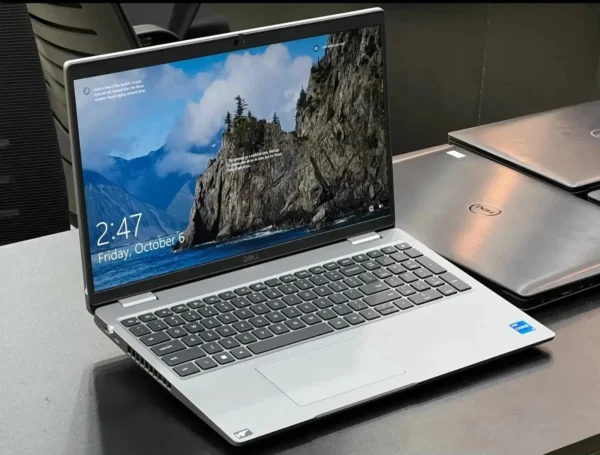 Refurbished Dell Latitude 5510 i7 10th Gen 8GB RAM 256GB SSD 15.6-inch display