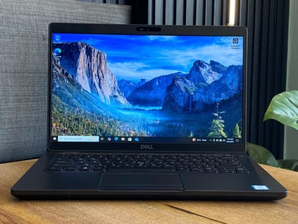 Refurbished Dell Latitude 5400 – Intel Core i5 8th Gen, 8GB RAM, 256GB SSD, 14-inch Full HD business laptop with 15-day warranty.